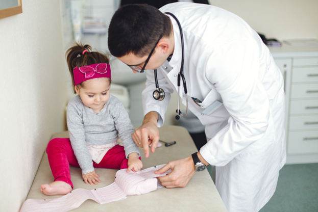 Little girl reading EKG